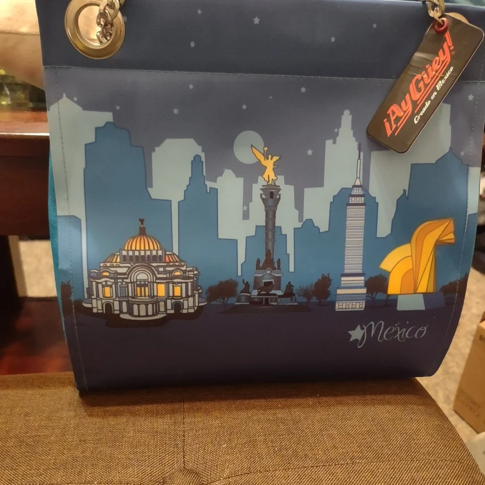 Woman's Handbag - Picture 1 of 3